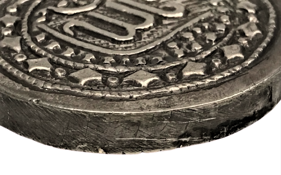 İCERSİNDE TILSIM YAZILI DUASI BULUNAN GÜMÜŞ ÜZERİ KABARTMA EL İŞİ YAZILI PAZUBENT OSMANLI TILSIM DUALI KÖTÜLÜK KAZA VE BELALARDAN KORUYAN