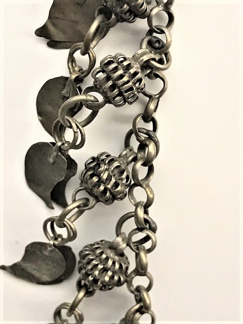 OSMANLI EL YAPIM  YAPRAKLAR VE ÜZÜM SALKIMLARI TEMSİLİ EL YAPIM EŞSİZ NADİR  ALPAKA  BAYAN KOLYE