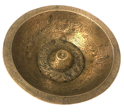 ŞİFA TASI  OSMANLI BRONZ TAS ÜZERİ İÇİ DIŞI HER TARAFI USTA KALEM İŞİ İLE KOMPLE DUALARLA TASAVVUF MOTİFLERLE SÜSLENMİŞ YAZILMIŞ 