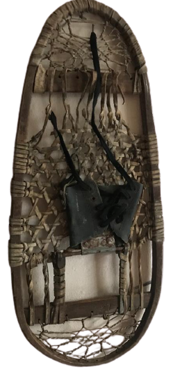 KAR AYAKKABISI HEDİK KARDA BATMADAN  YURUMEK İCİN AYAGA TAKILAN AHŞAP ÜZERİNE İP VE DERİ BAGIRSAK GERİLEREK YAPILAN HEDİK TEK ADEDTİR