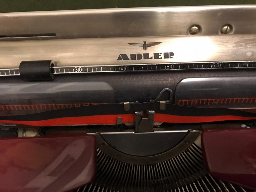 TİPPA  T-A  VERTRİEBS-GMBH  ADLER  MEKANİK DAKTİLO 1966 MODEL ALMAN MALI