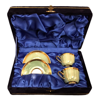  ÖZEL TASARIM  EL YAPIM SU YEŞİLİ ÜZERİ ALTIN CEKME ALMAN MALI FİNCAN TAKIMI SERİ NUMARALI KADİFE KUTUSUNDA 