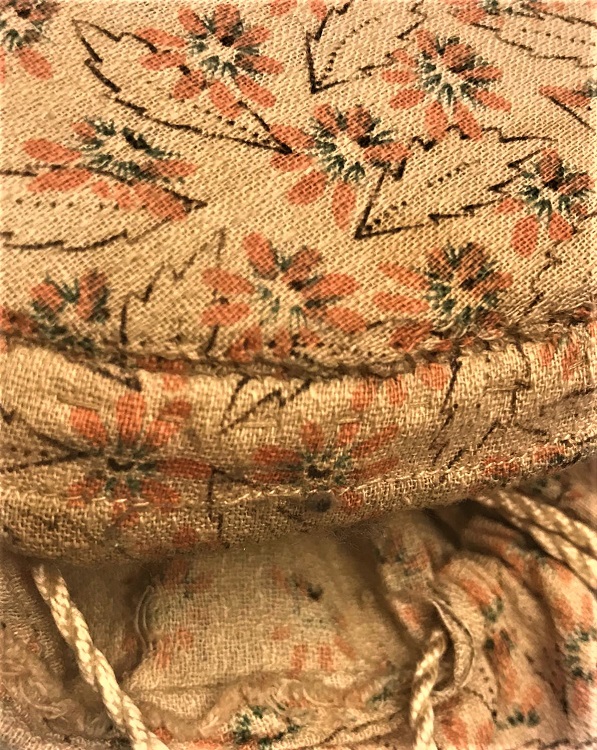 1700 YILLAR AMERİKAN FORM BEZ EL DİKİM  BAYAN EL  CANTASI CANTA BOYU 23 CM TABAN CAPI 15 CM