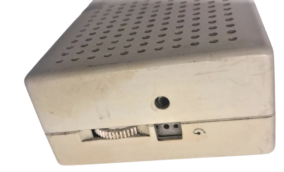  BRAUN TP 1 1950 MODEL RADYO PİKAP PORTEYBIL 6 VOLT KOLEKSİYON