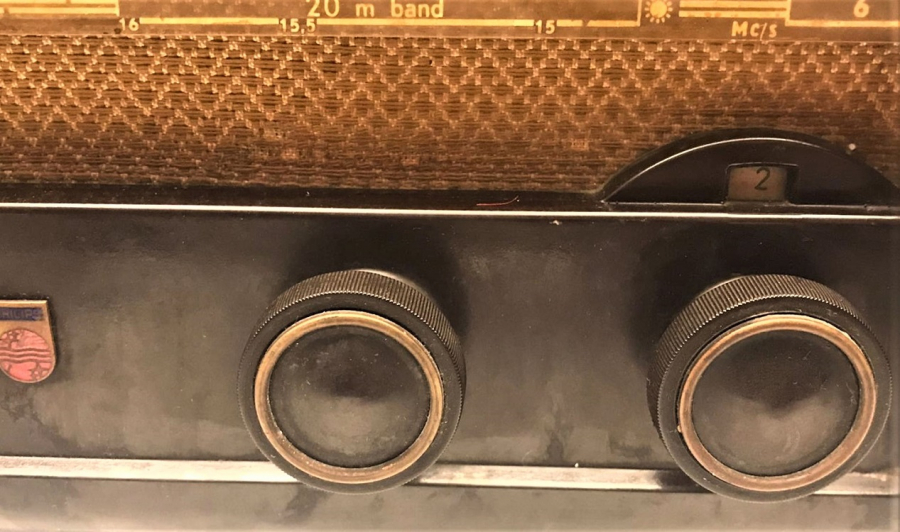 1949  YILLARIN BX490A10 PHILIPS RADYO LAMBALI BAKALİT COK TEMİZ RADIO CALIŞTIGINDA MÜTHİŞ GÖRSELE SAHİPDİR