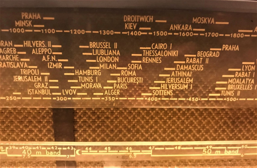 1949  YILLARIN BX490A10 PHILIPS RADYO LAMBALI BAKALİT COK TEMİZ RADIO CALIŞTIGINDA MÜTHİŞ GÖRSELE SAHİPDİR