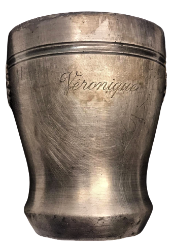 SHELL DAMGALI METAL GÜMÜŞ KAPLAMA BARDAK VE 2 ADET KULLANILMIŞ BİRİ OSMANLICA YAZILIDIR CEP NOT DEFTERİ