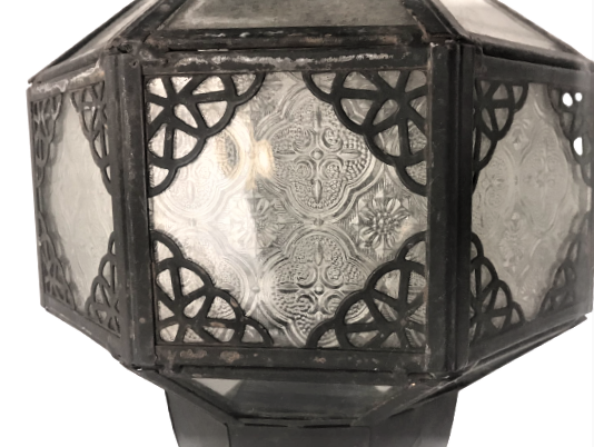 TENEKE GEOMETRİK FORMDA LEHİM KAYNAKLI ÜZERİ BUZ VE DUZ CAMLARLA BEZELİ EL YAPIM  SALLAMA ASMA KANDİL