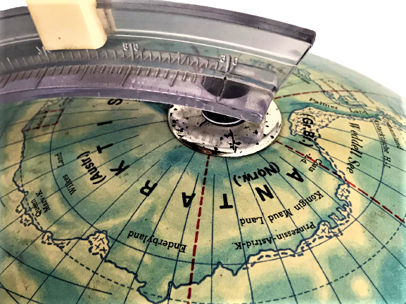 1970 İTALYAN TECNODIDATTICA NP30DL KÜRE DUNYA HARİTASI İÇERSİNDE ISIKLI VE HAREKETLİ KAİDELİ GLOBE