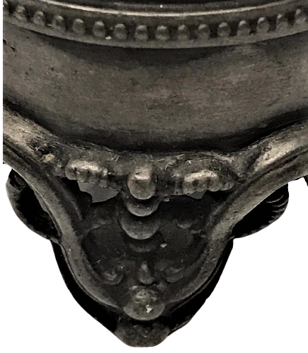 1940 LI YILLAR KURŞUN DÖKÜM DEKORATİF ÜZERİ İŞLEMELİ AYAKLI HAVYAR KAŞIKLIGI RUS YAPIMI 