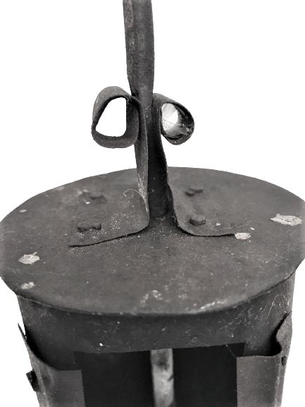 1920 OSMANLI KAHVE KAVURMA KOVASI  SAPLI SICAK DÖVME DEMİRDEN VE TENEKEDEN PERCİNLİ KAPAKLI TAMAMI EL İŞCİLİKLİ