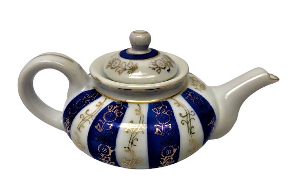 1930 EXTRA QUALITY T  İNGİLİZ FİRMASININ ÜRETİMİ TİRYAKİ BEYAZ PORSELEN ÜZERİ TAMAMEN  EL İŞLEME KAPAKLI DEMLİK  