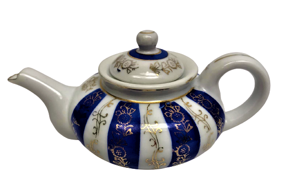 1930 EXTRA QUALITY T  İNGİLİZ FİRMASININ ÜRETİMİ TİRYAKİ BEYAZ PORSELEN ÜZERİ TAMAMEN  EL İŞLEME KAPAKLI DEMLİK  