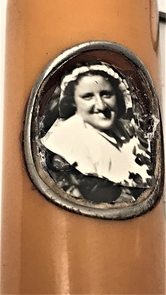 1930 SEYEHAT BAKIM SETİ TAKIMI KATALIN KABIBDA SAPLAR KATALİNDİR KULLANAN KİŞİYE ÖZEL RESİMLİ