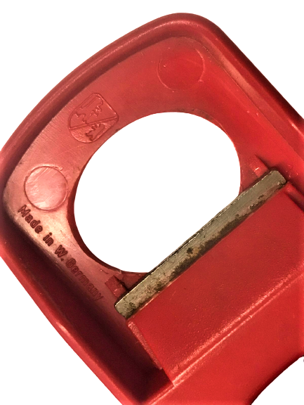 MOGK ZİMMEEREL TREPPENBAU REKLAMLI KIRMIZI ŞİŞE KAPAGI ACACAK