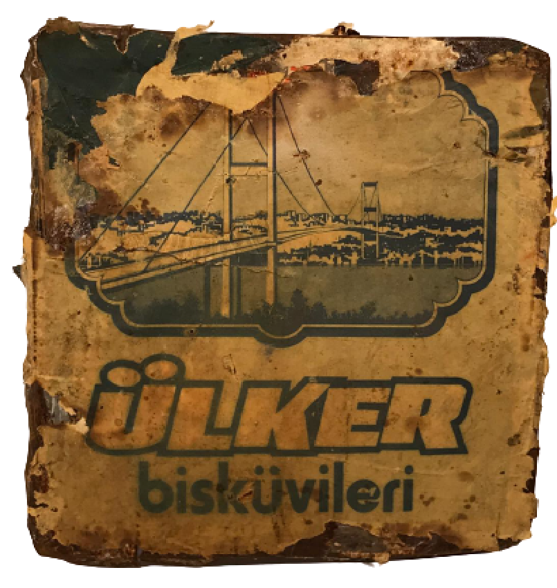 ÜLKER BİSKUVİ TENEKE KUTUSU KAPAGI KARE ŞEKLİNDEDİR 