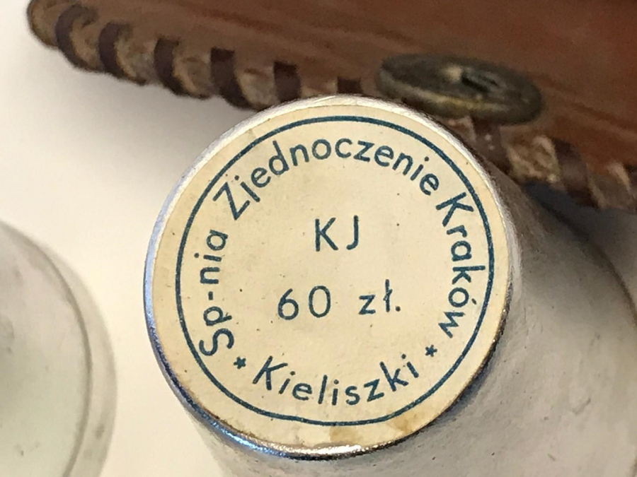 SP-NİA KELİSZKİ ZİEDNOCZENİE KRAKOW KJ 60 ZT MEŞİN KABINDA 6 ADET YELEKDE CEKETTE TAŞINAN VİSKİ BARDAK TAKIMI