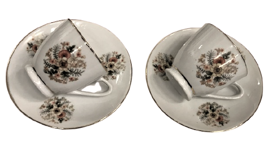 PORSELEN TİRYAKİ KAHVE FİNCANI 60 LI YILLAR CİN ÜRETİMİ  ÜZERİ CİCEKLİ CİFT KİŞİLİK