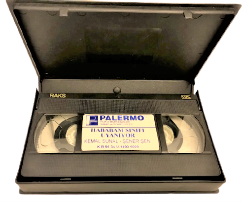 VHS SİNEMA KASEDİ HABABAM SINIFI UYANIYOR KEMAL SUNAL ŞENER ŞEN ERTEM EGİLMEZ ARZU FİLM