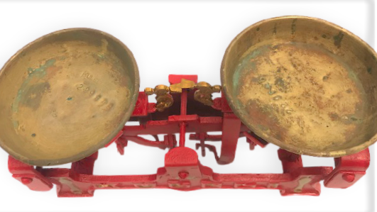 1960 YILININ 70 SENELİK KÜLELİ OTURAK TERAZİ PİRİNC SIVAMA KEFELİ 1 KİLOLUK AKTAR ŞEKERCİ BAHARATCI TARTISI KEFELER DAMGALIDIR