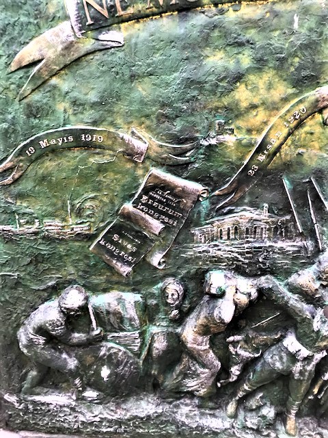 BÜYÜK SANATCIMIZIN RÖLYEF CALIŞMASI SANATCI İMZALI TURHAN VECDİ KARAL BUYUK BOY ÜZERİNDE ÖNEMLİ ZAFER  BAYRAM GÜNLER TARİHLER TEMSİL EDİLMİŞDİR