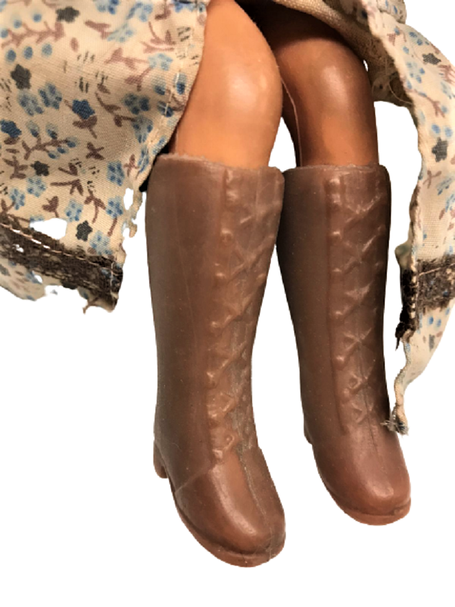 LATARNALI OCEAN TOYS NO 1210 CİZMELİ GÖZLERİ OYNAYAN MÜZİK CALARAK DÖNEN  MEKANİK  BEBEK