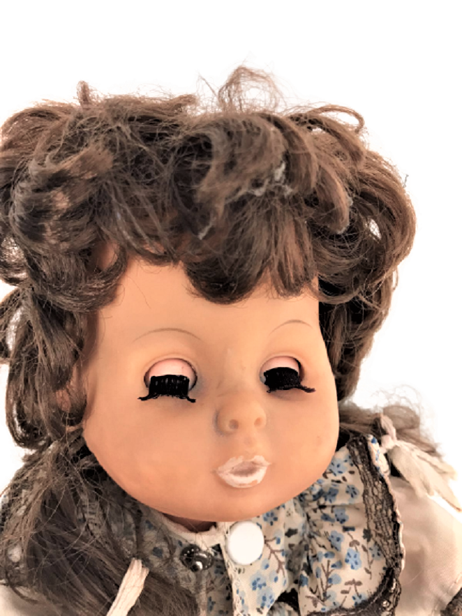 LATARNALI OCEAN TOYS NO 1210 CİZMELİ GÖZLERİ OYNAYAN MÜZİK CALARAK DÖNEN  MEKANİK  BEBEK