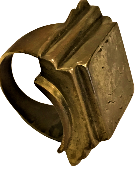 1960 TAMAMI EL YAPIM CIBAN ŞOVALYE PİRİNC ÜZERİ İNCE KALEM İŞLEMELİ ERKEK YÜZÜK