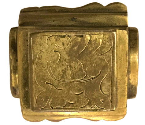 1960 TAMAMI EL YAPIM CIBAN ŞOVALYE PİRİNC ÜZERİ İNCE KALEM İŞLEMELİ ERKEK YÜZÜK