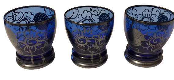 3 ADET EL GÜMÜŞ CEKME  OSMANLI KOBALT MAVİSİ CAM UFAK KADEH 4.5 CM BOYUNDADIR