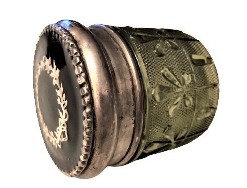 OSMANLI PAZARINA YAPILMIŞ FAİNS DEPOSE KAPAKLI MAKYAJ PAMUK KABI SU YEŞİLİ KABARMA İŞLEMELİ CAM  KAPAK SOUK MİNE 1920