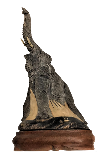 TAMAMI BOYNUZDAN USTA İŞİ  EL OYMASI İLE YAPILMIŞ FİL AHŞAP KAİDE ÜZERİNDE DİŞLERİ FİL DİŞİNDEN 