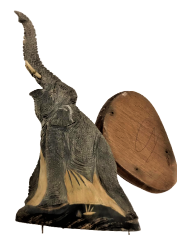 TAMAMI BOYNUZDAN USTA İŞİ  EL OYMASI İLE YAPILMIŞ FİL AHŞAP KAİDE ÜZERİNDE DİŞLERİ FİL DİŞİNDEN 