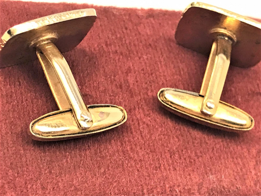 TRT İCİN ÖZEL OLARAK YAPILMIŞ KUTUSUNDA ÜZERİ SICAK MİNELİ ALTIN KAPLAMA MANŞET KOL DÜGMESİ 70 Lİ YILLAR 