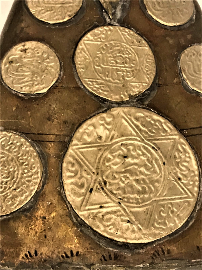 1940 BOSNA İŞİ PİRİNC ÜZERİ DÜŞÜK AYAR GÜMÜŞ TILSIM İŞLEMELİ ARKA TARAF KALEM İŞ  BARUTLUK 