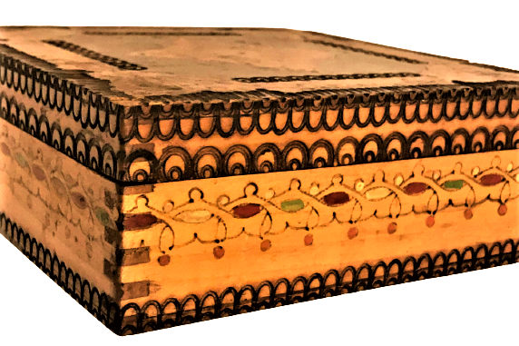 OSMANLI KAPAKLI ÜZERİ GEOMETRİK DESENLİ RENKLİ BOYA AHŞAP DEGERLİ EŞYA KUTUSU
