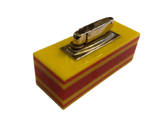 RETRO MASA ÜZERİ DIŞ KISIMLARI FARKLI RENKLERDE KATALİN İÇ METAL GAZLI CAKMAK 