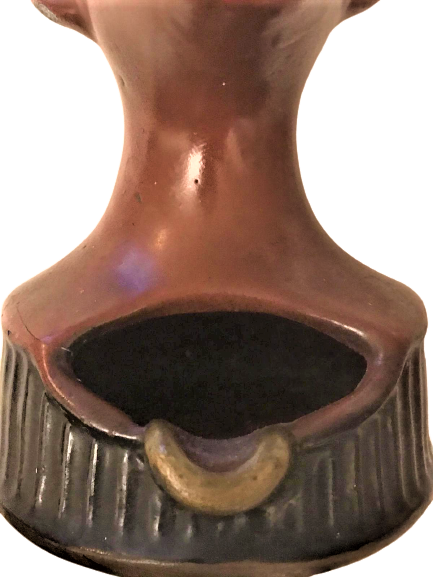 ZENCİ ARAP KULLÜK ALCIDAN YAPILMA ÜZERİ EL BOYAMA İÇERSİNDEKİ SİGARANIN DUMANINI AGZINDAN CIKARAN