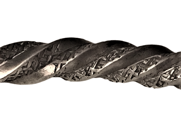 DÜŞÜKAYAR GÜMÜŞDEN EL İŞCİLİKLİ TAMAMI EL İLE YAPIM ŞAMAN İŞİ BOYUNLUK 11 CM CAPINDA