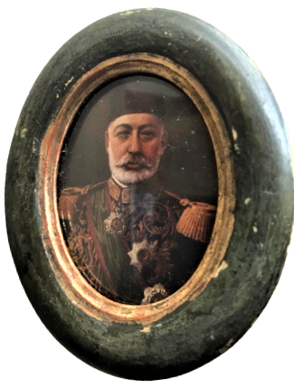 OSMANLI  EL YAPIM KÖK BOYAMA  AHŞAP OVAL CERCEVESİNDE  İCERSİNDE  SULTAN RESAT  RESİMLİ 9.5 X 6.5 CM