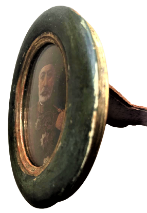 OSMANLI  EL YAPIM KÖK BOYAMA  AHŞAP OVAL CERCEVESİNDE  İCERSİNDE  SULTAN RESAT  RESİMLİ 9.5 X 6.5 CM