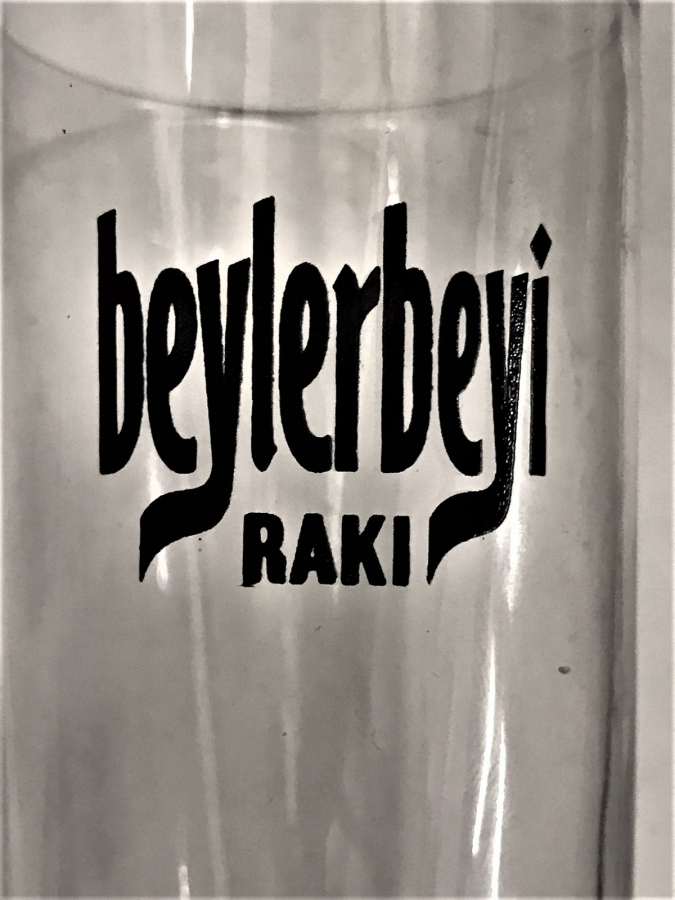 1 ADET ETLİ KALIM CAMDAN ÜRETİLMİŞ  BEYLERBEYİ RAKI REKLAMLI BARDAK