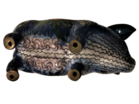 PİRİNC ÜZERİ SICAK MİNE EL BOYAMA MAVİ ÜZERİ CİCEKLİ DOMUZ 