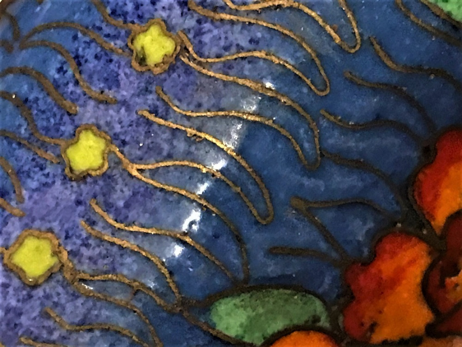 PİRİNC ÜZERİ SICAK MİNE EL BOYAMA MAVİ ÜZERİ CİCEKLİ DOMUZ 