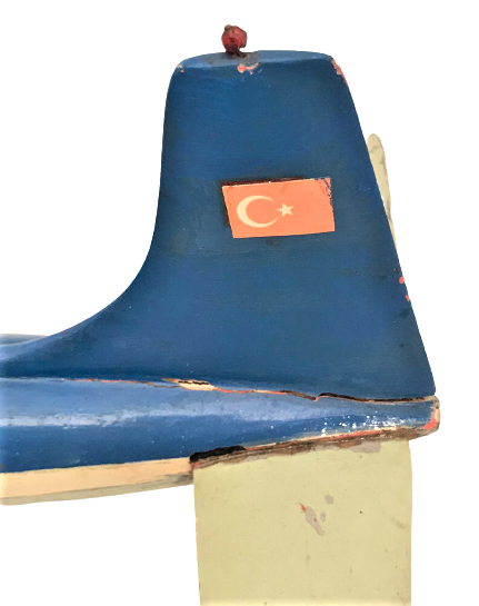 thumbAHŞAP EL YAPIM DÖRT PERVANELİ TÜRK BAYRAKLI YOLCU UCAGI