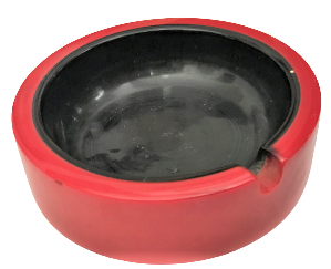 KATALİN  KÜLLÜK KIRMIZI SİYAH 1975 TARİHLİ KÜL TABLASI 