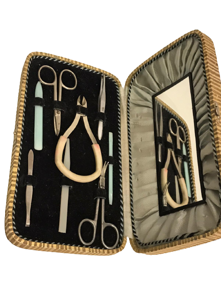 KUTUSUNDA MANİKÜR PEDİKÜR TAKIMI KENDİ ORJİNAL KUTUSUNDA 