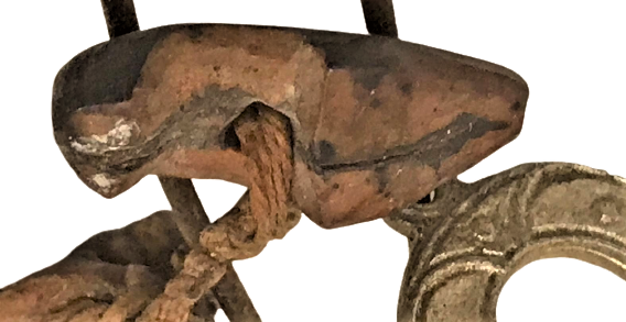 NAZAR HASTALIK ZERZELE DEPREM DUASI CERCEVESİNDE KİRPİ ELİ HURMA CEKİRDEGİNDEN AYAKKABI VE AT NALI BULUNMAKTADIR