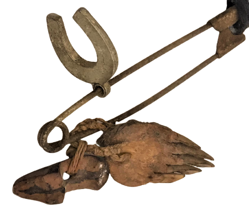 NAZAR HASTALIK ZERZELE DEPREM DUASI CERCEVESİNDE KİRPİ ELİ HURMA CEKİRDEGİNDEN AYAKKABI VE AT NALI BULUNMAKTADIR