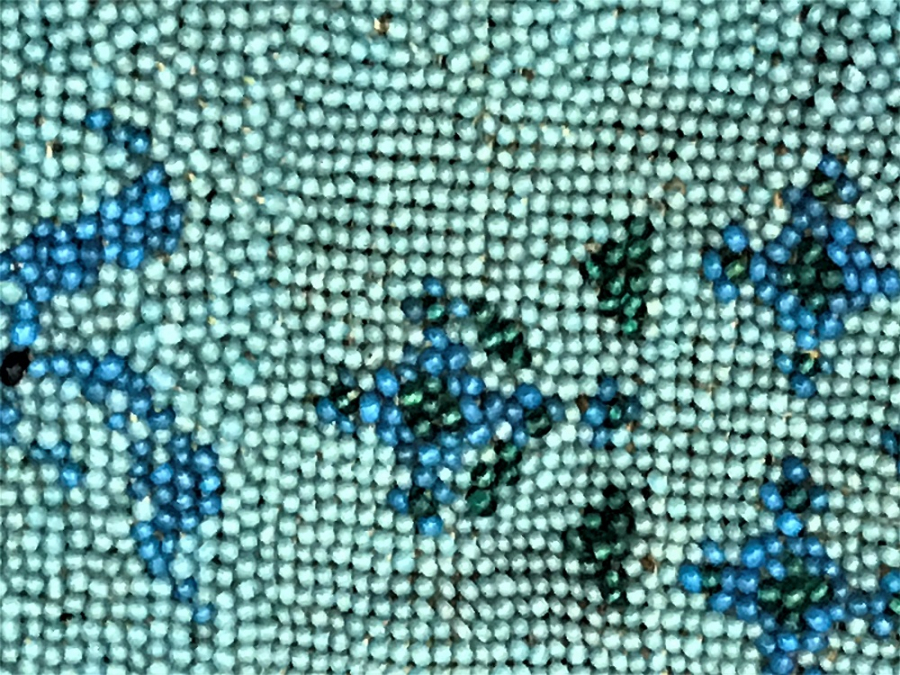 OSMANLI ÜZERİ ELİBELİNDE DESENLERLE BEZENMİŞ BONCUK İŞİ CANTA